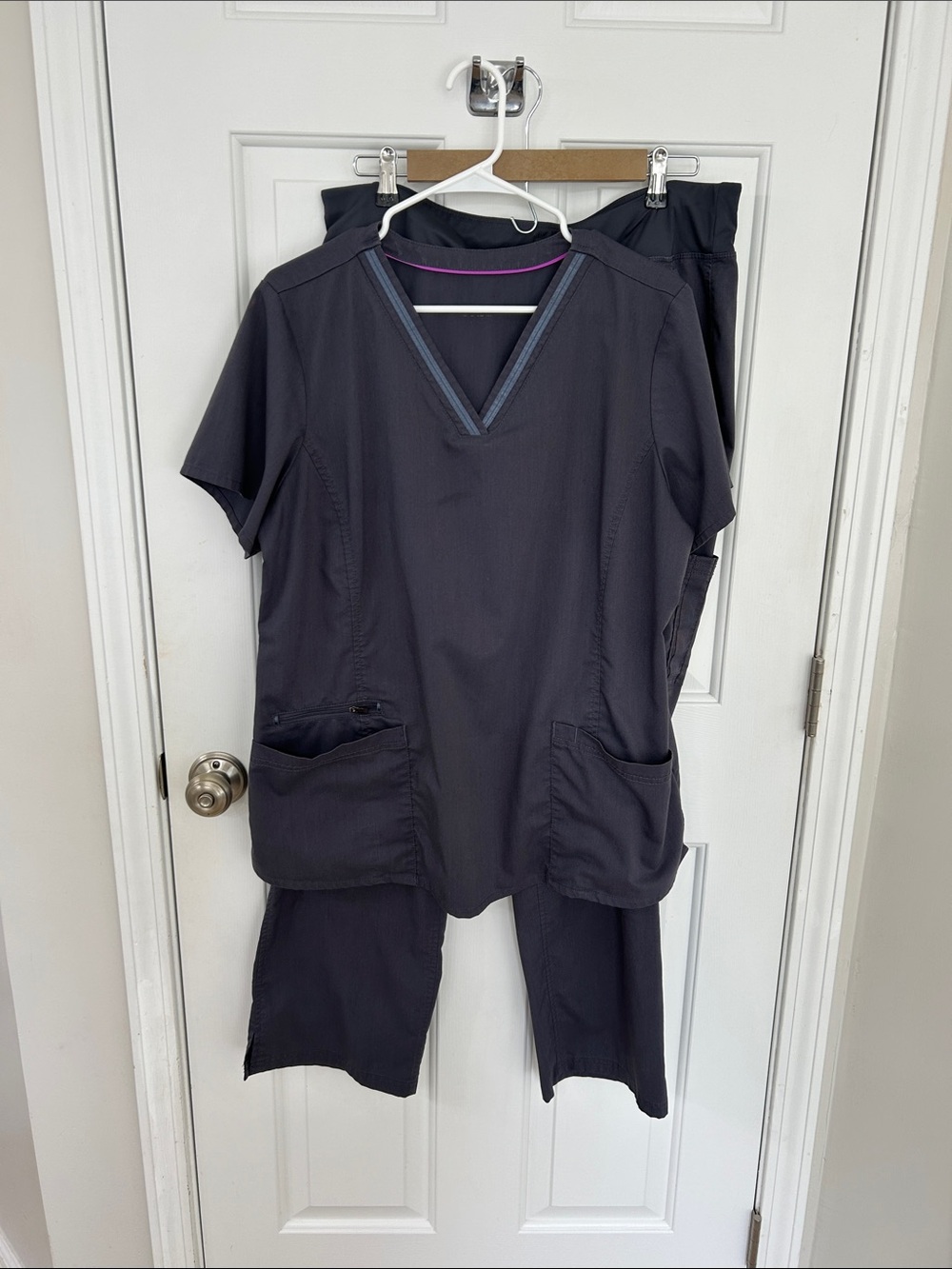 XL: Healing Hands Charcoal Gray Scrub Set - V-Neck Top & Pants